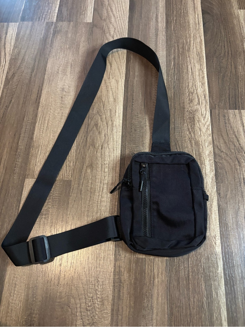 Ushake black mini crossbody sling bag